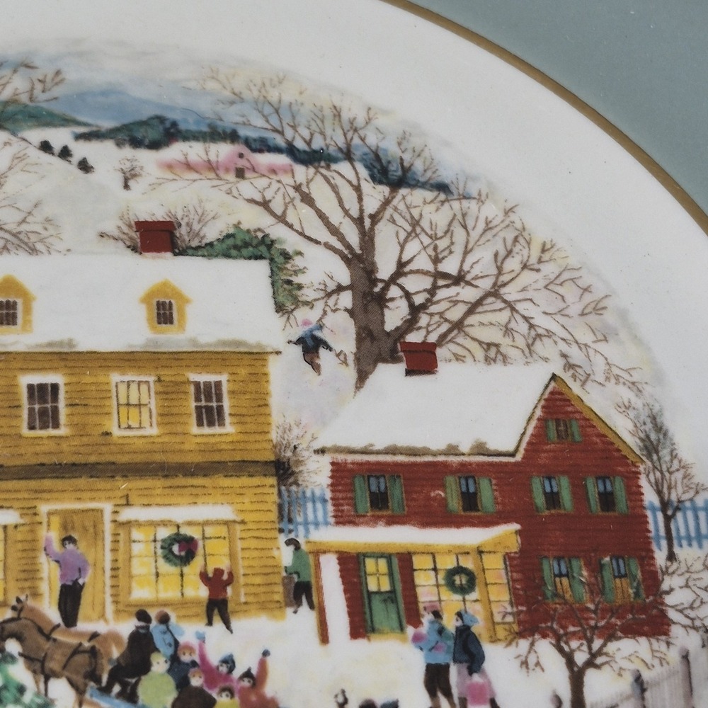 Avon Christmas Plate "Country Christmas" 1980- Vtg 8th Edition 22k gold trim - Picture 9 of 16